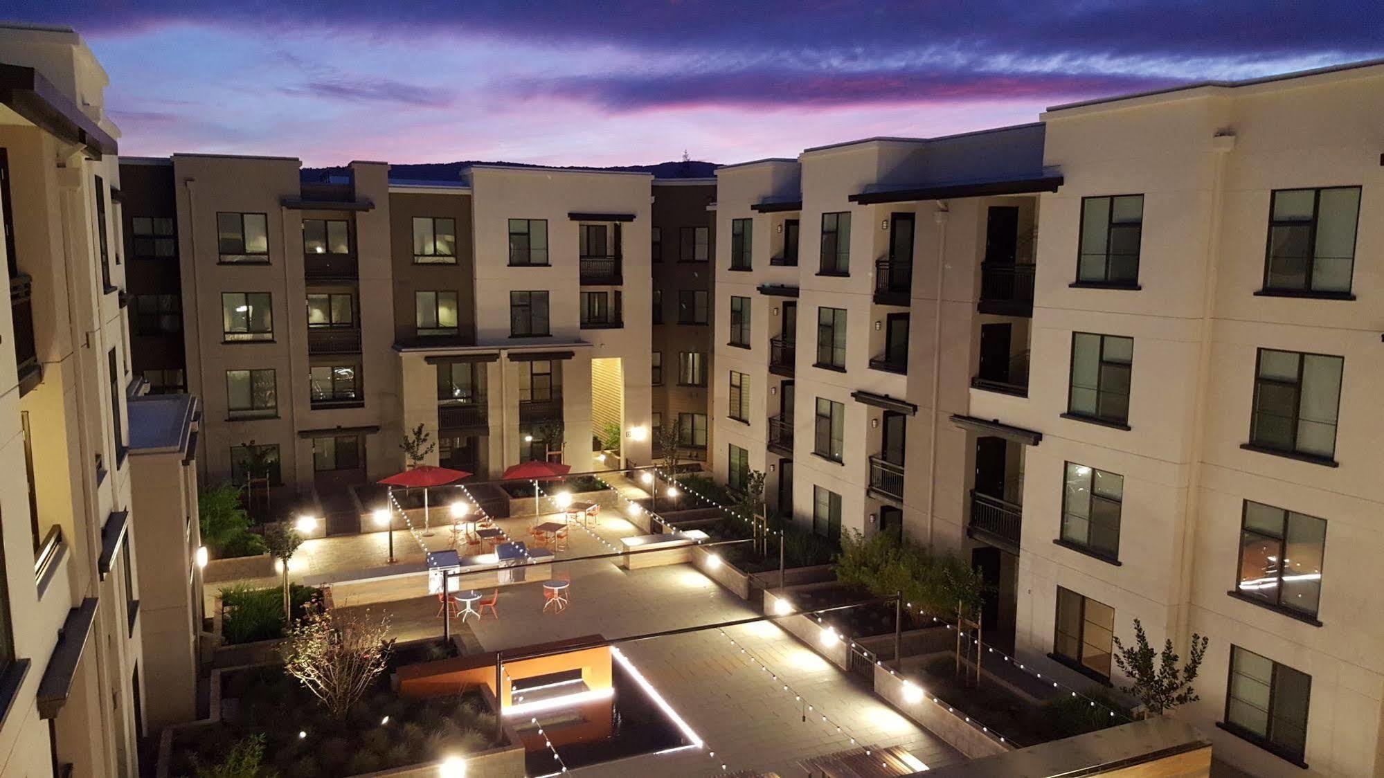 Apartamento Oakwood Mountain View Exterior foto